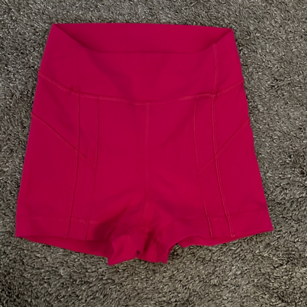 Lululemon xxs shorts only worn a couple times if that. Excellent condition.